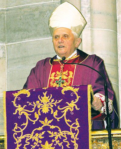 Ratzinger predica ai funerali di Giussani